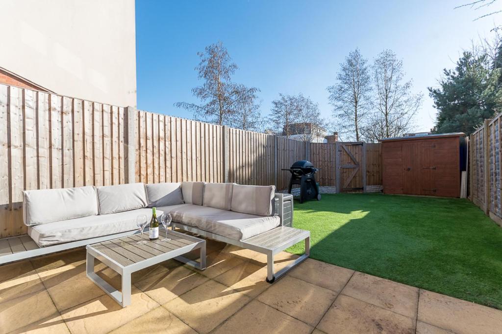 Castle Townhouse Kenilworth - Private Parking - 24 Hr Gym Access - Town Centre Exterior foto
