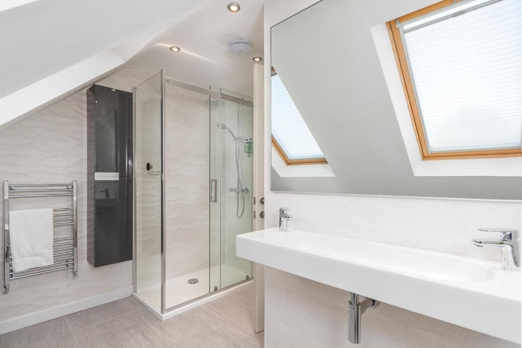 Castle Townhouse Kenilworth - Private Parking - 24 Hr Gym Access - Town Centre Exterior foto
